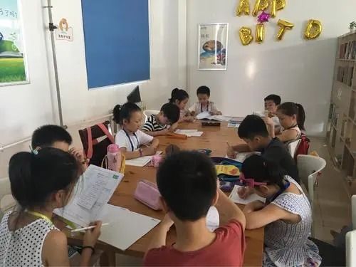 北京多区暑期托管落地 西城、顺义、昌平、怀柔各有亮点，校外托管纳入整体安排